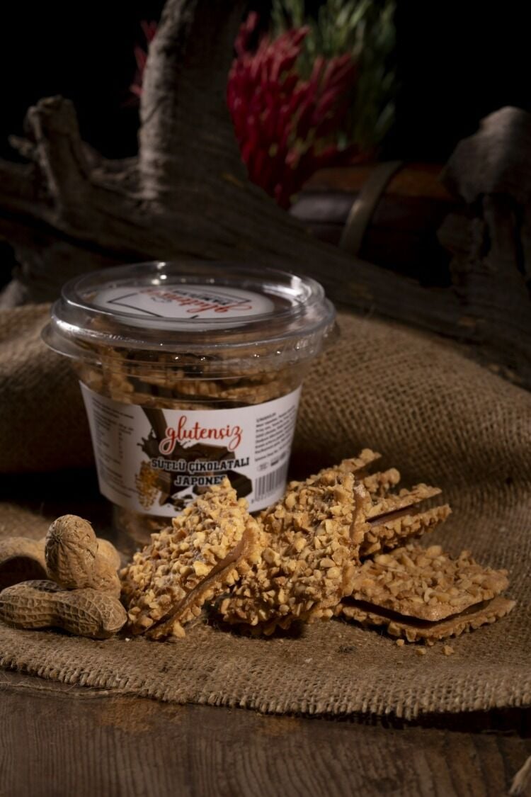 Glutensiz Fıstıklı - Sütlü Çikolatalı Japones - 70 Gr