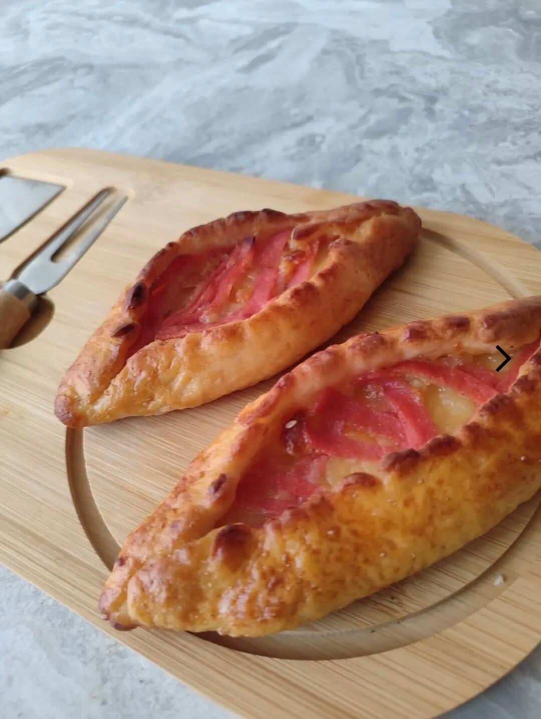 Glutensiz Salamlı Kaşarlı Pide
